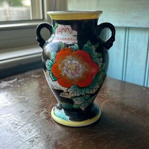 Small vase. Made in Japan